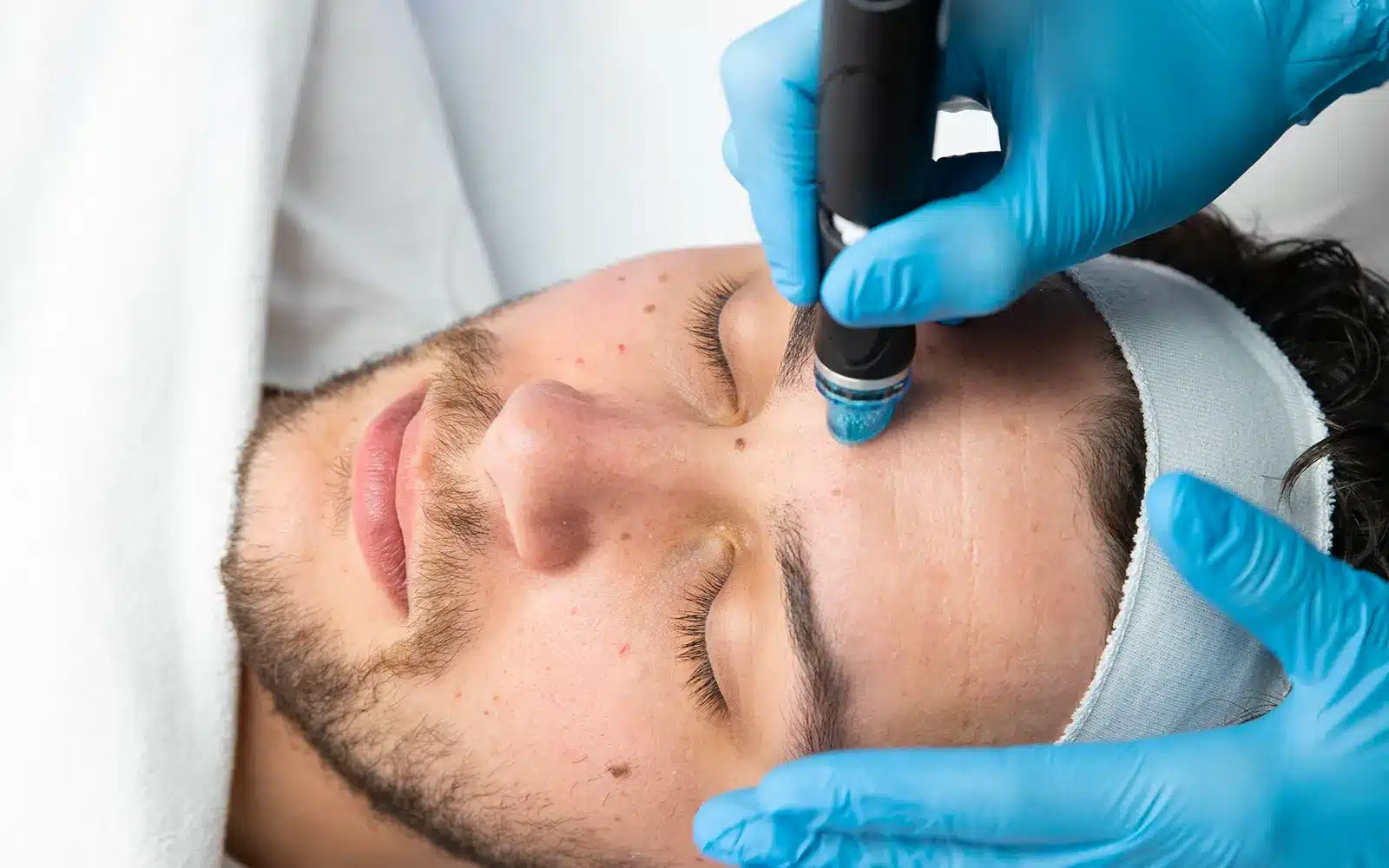 laver le visage après un hydrafacial