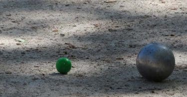 Pétanque avec la marque de boules les Boulenciel