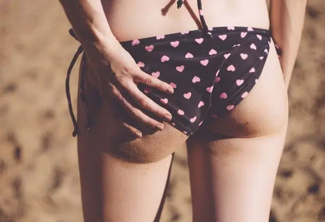 jolie culotte menstruelle sur une jolie femme